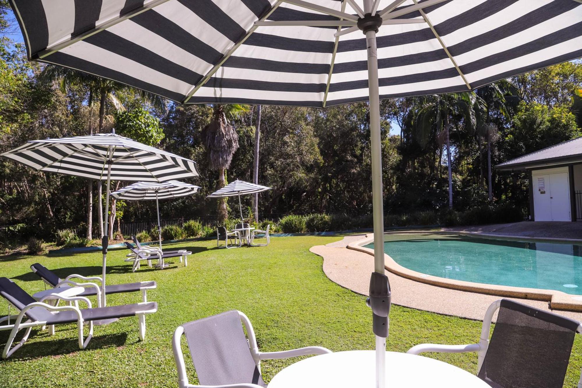 Byron Lakeside Holiday Apartments Byron Bay Exterior photo